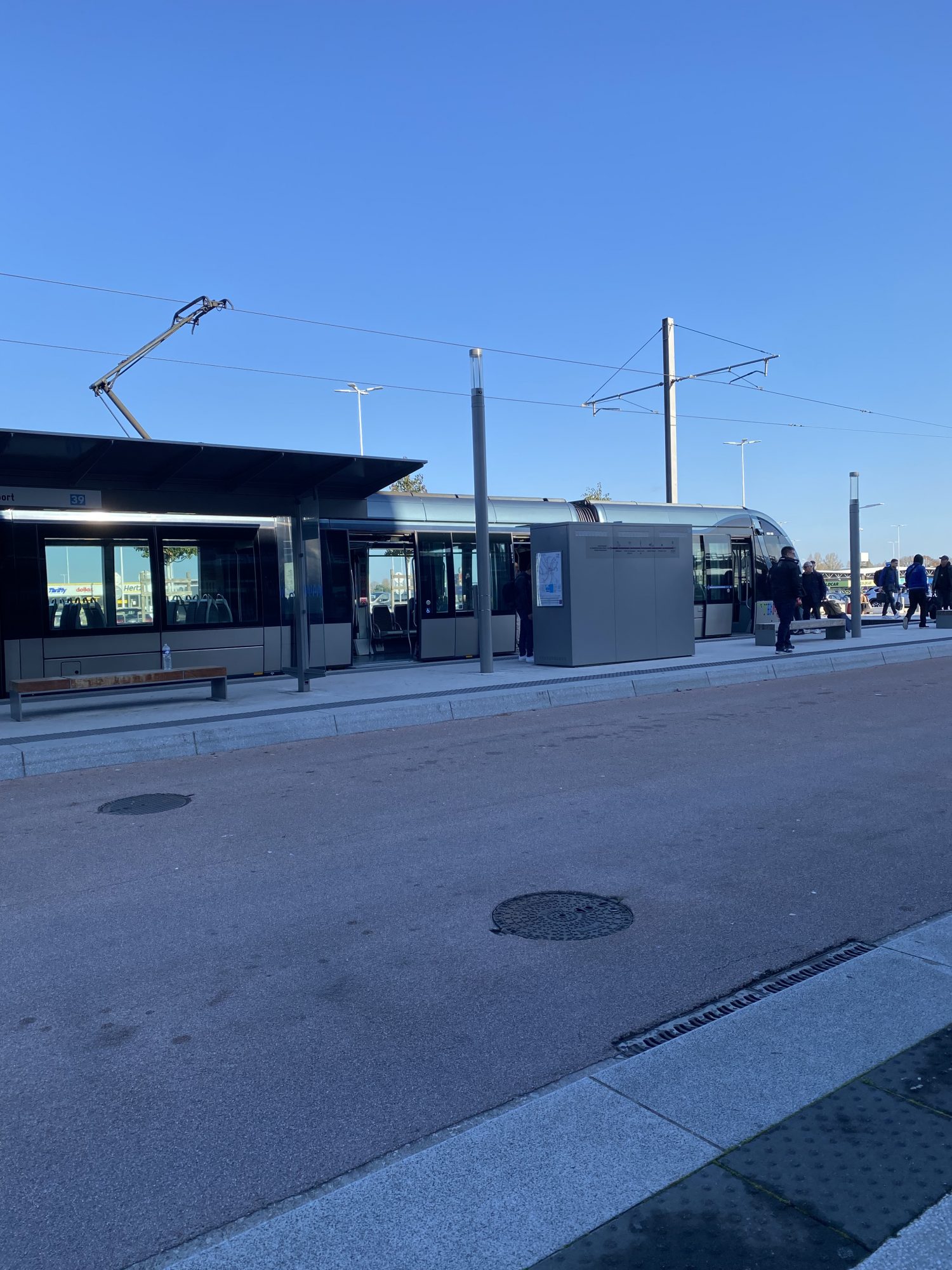 ボルドー空港トラム駅