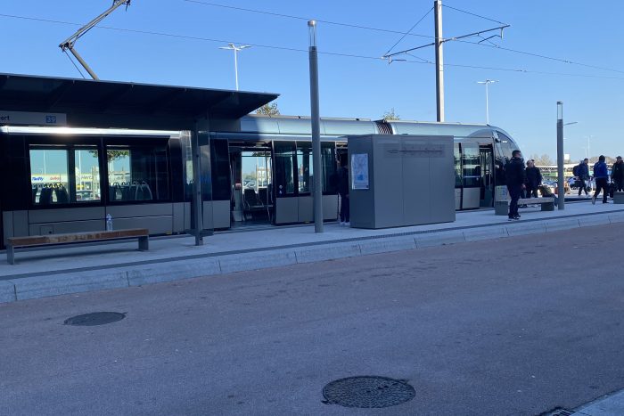 ボルドー空港トラム駅